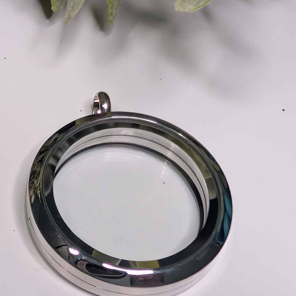 Origami Owl Large Classic Hinged Silver Living Locket